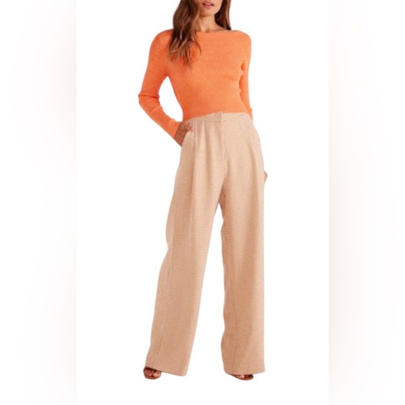 MinkPink New NWT Twist Back Rubbed Top Orange Size Medium - Picture 1 of 7